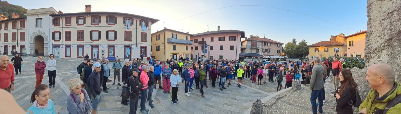 Panoramica del ritrovo in piazza Roma